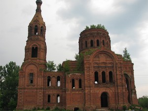 Руины церкви в Ульяново